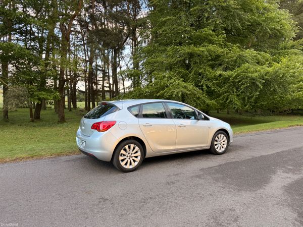 Opel Astra 2011 Diesel 387689154