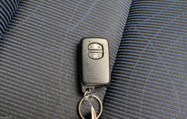 172- Toyota Prius 1.8 Petrol Hybrid 387690956