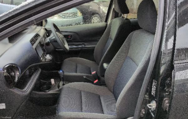 172- Toyota Prius 1.8 Petrol Hybrid 387690960
