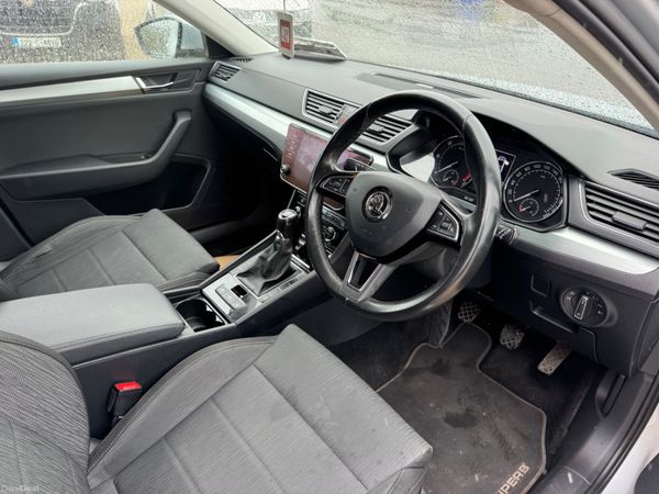 Skoda Superb 2019 Ambition model 387606510