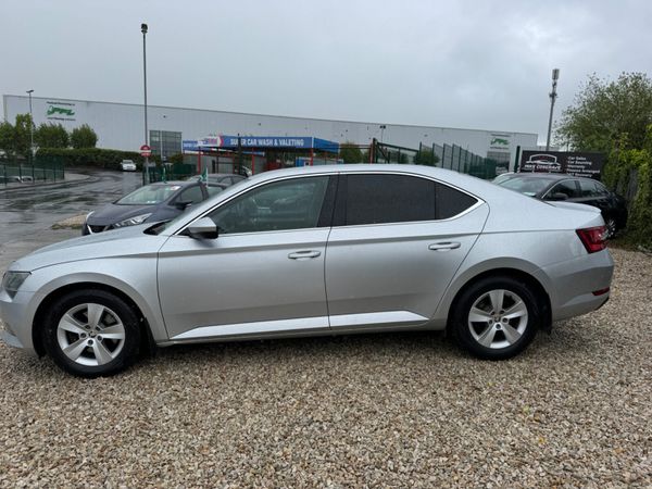 Skoda Superb 2019 Ambition model 387606512