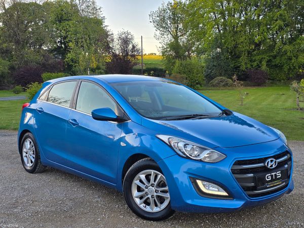Hyundai i30 2016 387621744