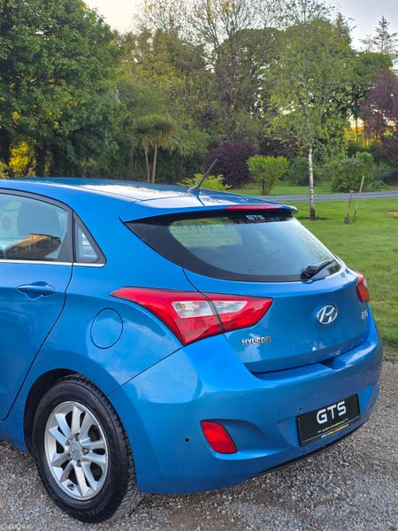 Hyundai i30 2016 387621714