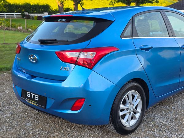 Hyundai i30 2016 387621732
