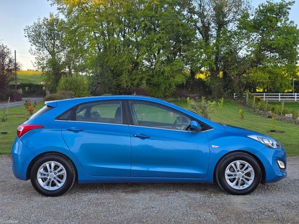 Hyundai i30 2016 387621734