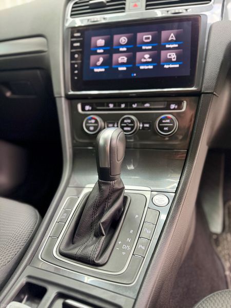 2019 (192) VW Golf 2.0 Diesel - Automatic! 387754396