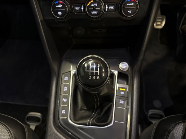 201 Volkswagen Tiguan 2Ltr TDi R-Line *V LOW KLMS* 387707794