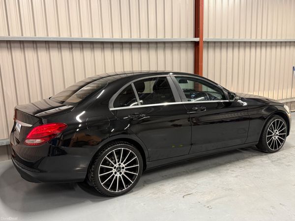 2017 Mercedes-Benz C220D 387713176