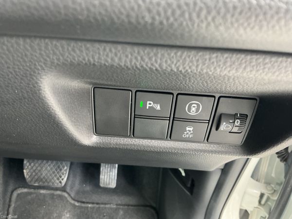 2022 HONDA FIT 1.5 PETROL HYBRID AUTO LOW KMS 387732544