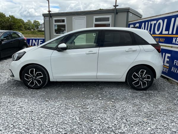 2022 HONDA FIT 1.5 PETROL HYBRID AUTO LOW KMS 387732532