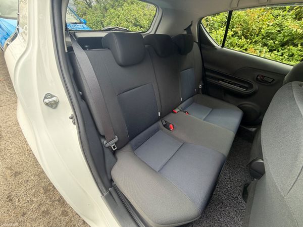 Toyota Aqua 2015 Hybrid 387844808