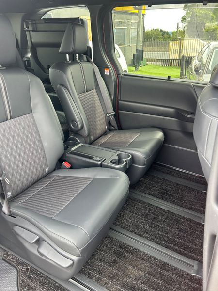 Toyota Noah 2024 7 Seater 387855668