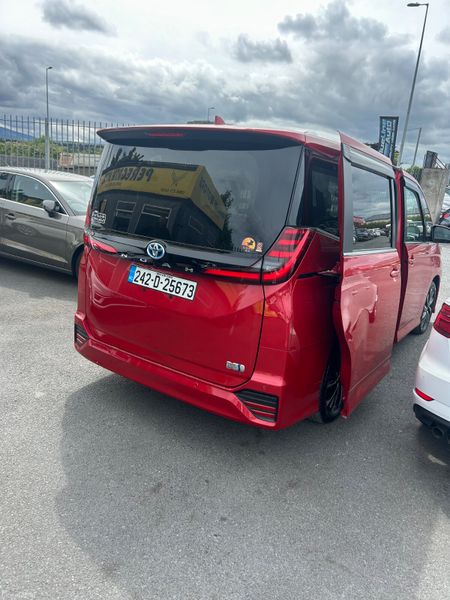 Toyota Noah 2024 7 Seater 387855634
