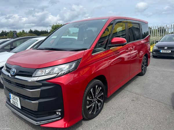 Toyota Noah 2024 7 Seater 387855636