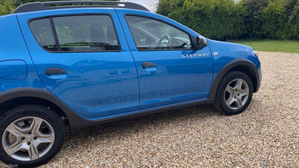 Dacia Sandero Stepway 2017 387859052