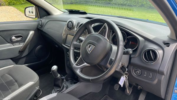 Dacia Sandero Stepway 2017 387859068