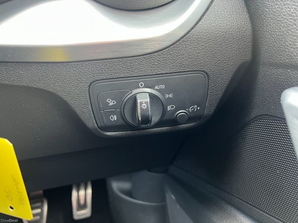 2017 (172) Audi Q2 S Line 1.6 TDI 387831884