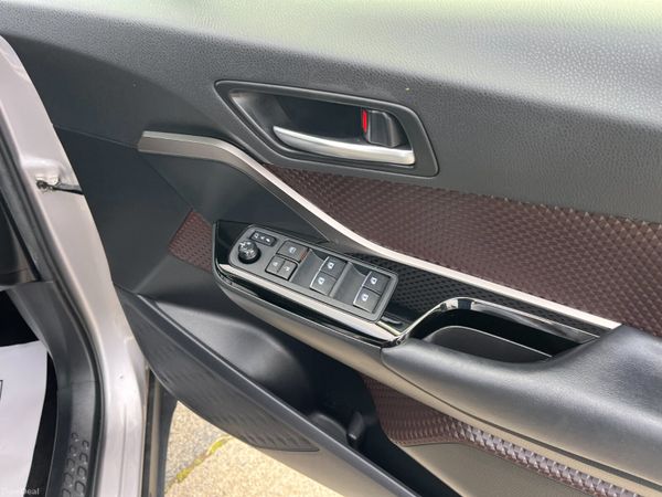 TOYOTA C-HR 2018, 1.8 HYBRID AUTO HIGH SPEC 387943540