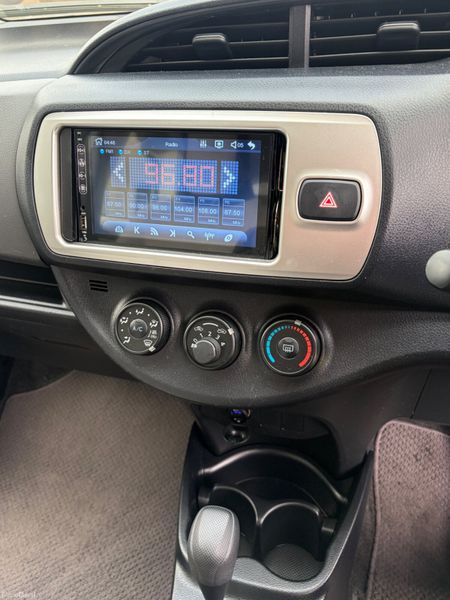 Toyota Vitz 2014 387958192