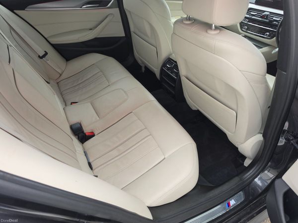 BMW 5-Series 2018 M- SPORT 387978646