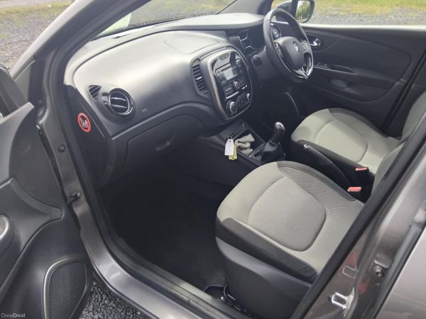 Renault Captur 2016 Low KMs 387912622