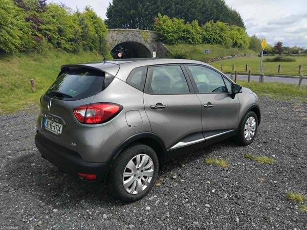 Renault Captur 2016 Low KMs 387912624