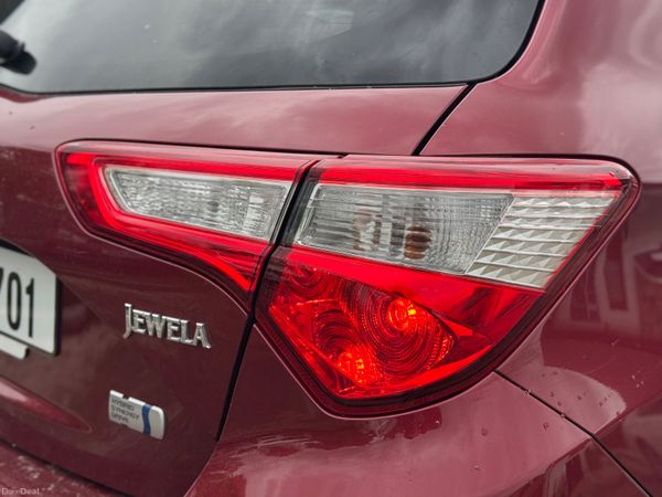 Toyota Vitz/Yaris 1.5 Hybrid 77000kms 2018 Jewela 388043484