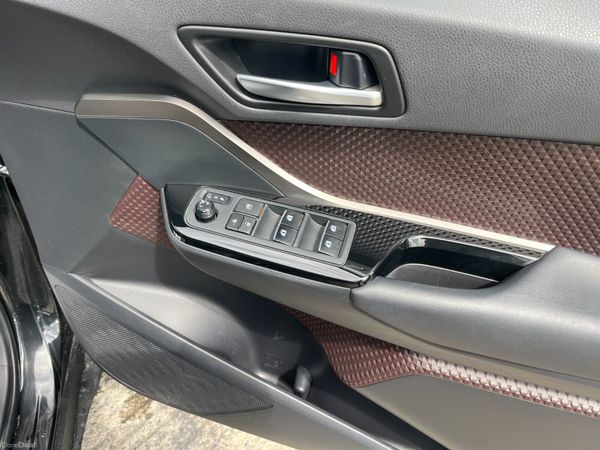 TOYOTA C-HR 2017, 1.8 HYBRIS AUTO LOW KM HIGH SPEC 388045914
