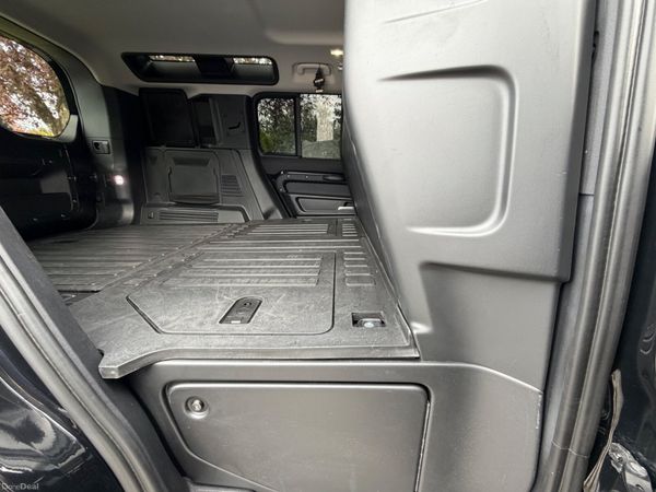 Land Rover Defender 388000380