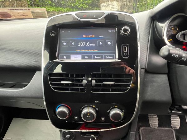 Renault Clio 1.2 petrol. 388007800