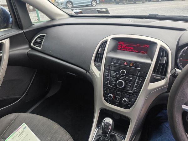 Opel Astra 1.4 petrol 2012 388011796