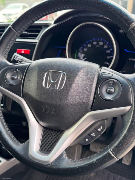 Honda Fit 1.5 Hybrid Auto 76000kms 2015 388143862