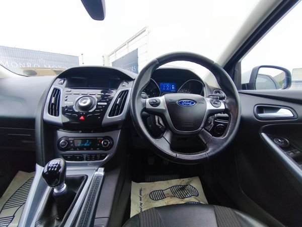 Ford Focus 1.0 ECOBOOST 125PS TITANIUM, NEW t.BELT 388151376