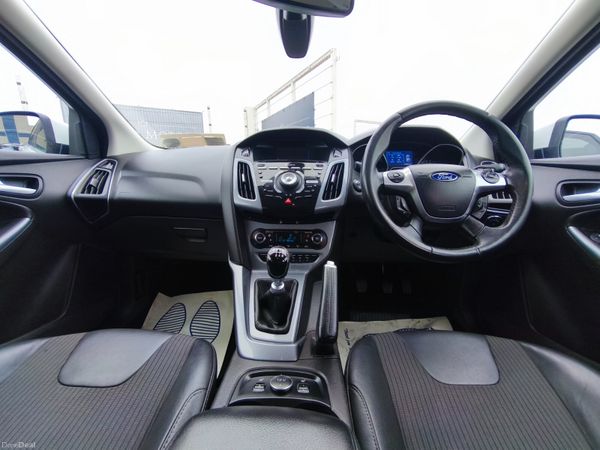 Ford Focus 1.0 ECOBOOST 125PS TITANIUM, NEW t.BELT 388151378