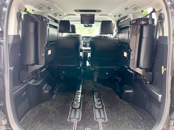 19 Toyota Alphard Hybrid Executive E-Four 4WD 388165050