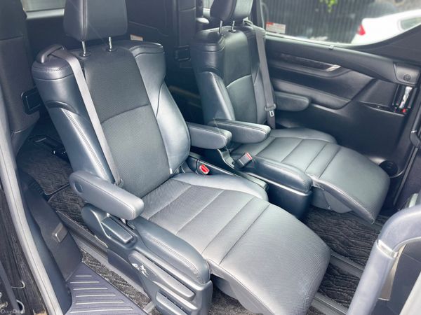19 Toyota Alphard Hybrid Executive E-Four 4WD 388165002