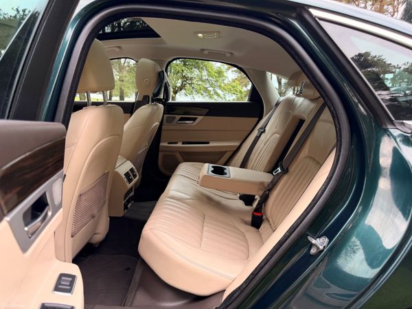 Jaguar XF 2016 Portfolio Diesel Sunroof 388190076