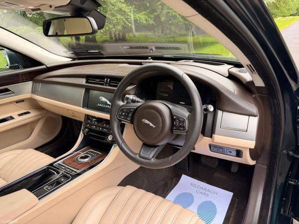 Jaguar XF 2016 Portfolio Diesel Sunroof 388190014