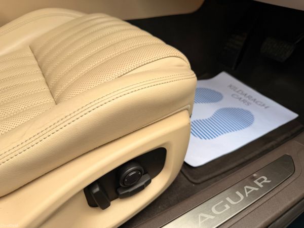 Jaguar XF 2016 Portfolio Diesel Sunroof 388190028
