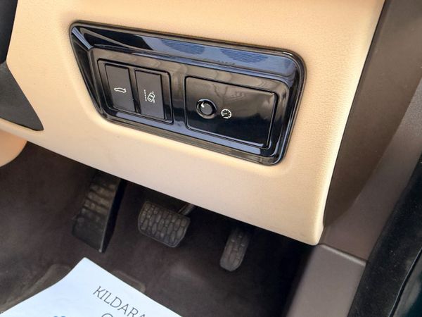 Jaguar XF 2016 Portfolio Diesel Sunroof 388190030