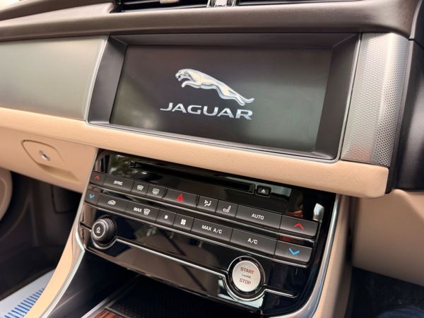 Jaguar XF 2016 Portfolio Diesel Sunroof 388190038