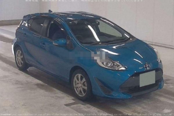 2018 Toyota Aqua - Beautiful color - Low milage 388196350