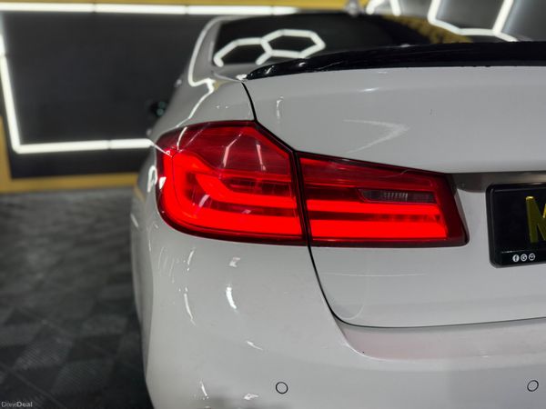 ◼️2018 BMW 530e M-SPORT◼️ 388106808