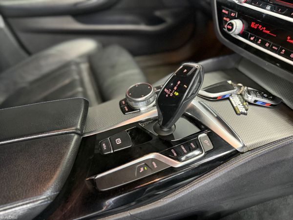◼️2018 BMW 530e M-SPORT◼️ 388106830