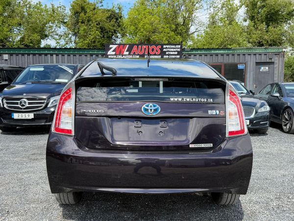15 TOYOTA PRIUS HYBRID 388135558