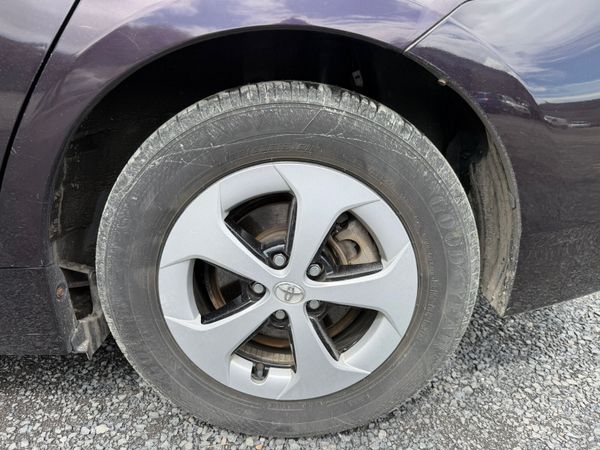 15 TOYOTA PRIUS HYBRID 388135562