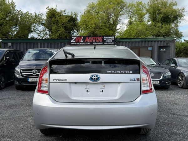 15  TOYOTA PRIUS HYBRID 388136098