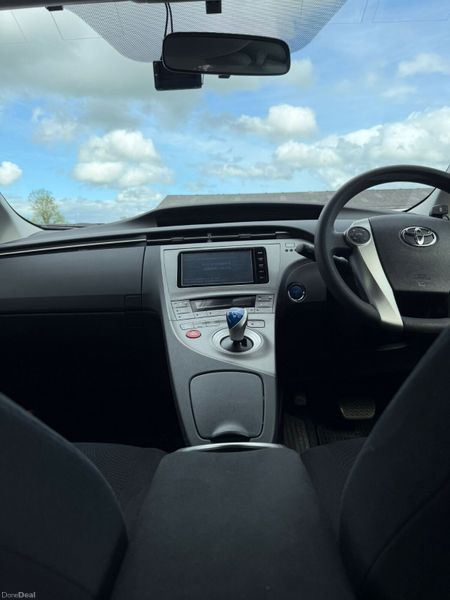 15  TOYOTA PRIUS HYBRID 388136100