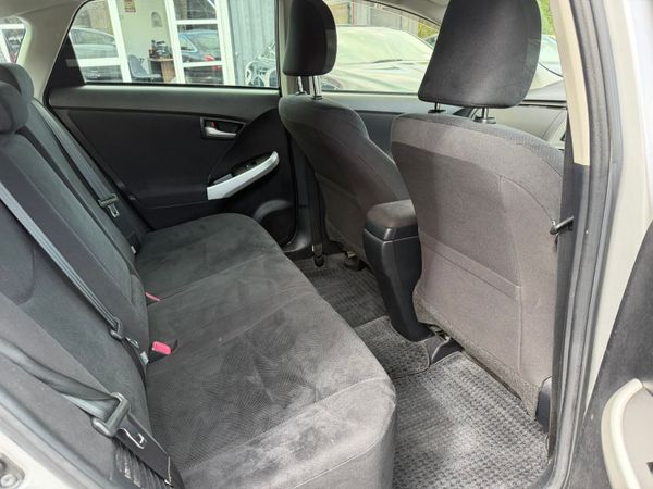 15  TOYOTA PRIUS HYBRID 388136102