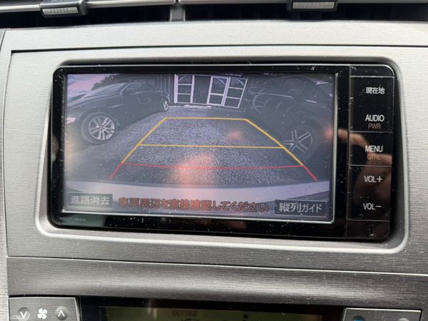 15  TOYOTA PRIUS HYBRID 388136104